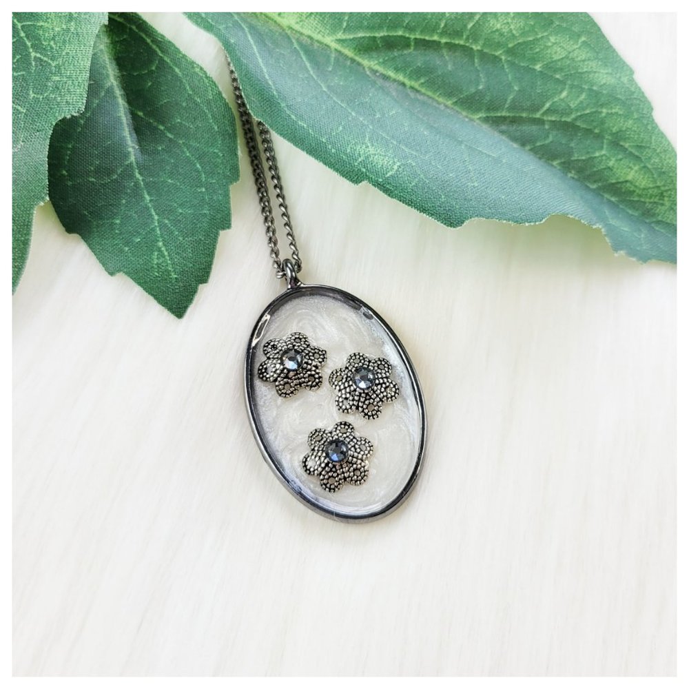 Metallic Floral Necklace Pearl White and Gunmetal Silver Gray Oval Resin Pendant
